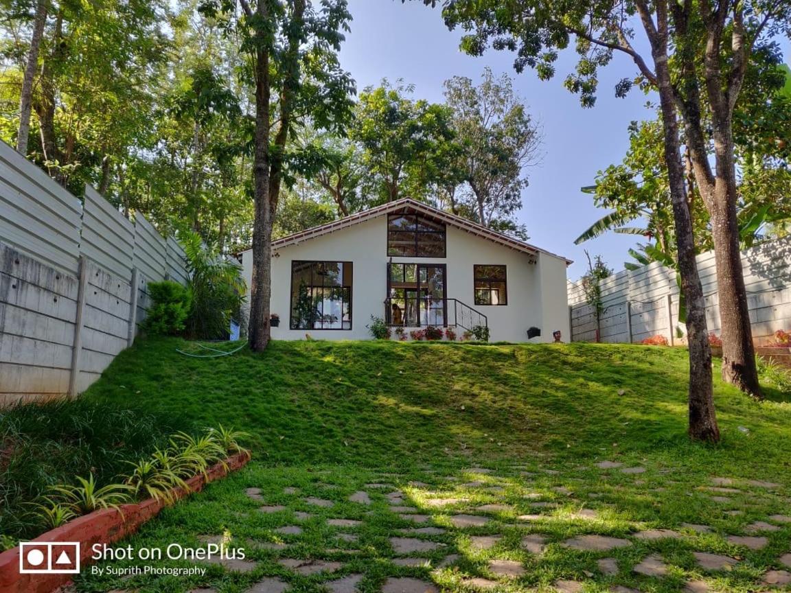 Aakriti Homestay Chikmagalūr Exterior foto